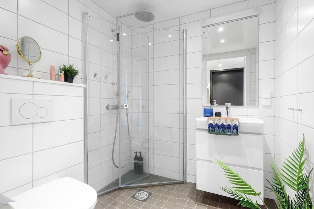 Scandpoint Apartment Fornebu Near Sea Front With Outdoor Walk! Stabekk エクステリア 写真